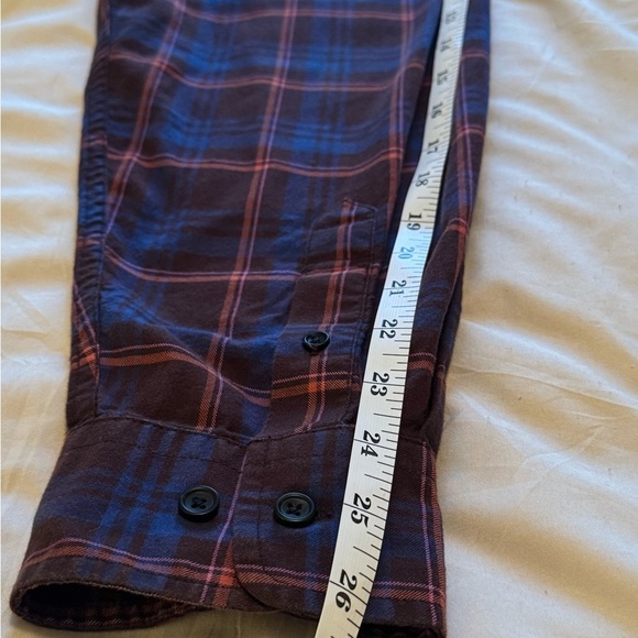 GAP Men's Button Down Shirt - Navy and Red Plaid - Picture 6 of 8